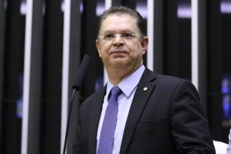 6×1: Líder do PL diz que tentará votar PEC por hora trabalhada em 2027
