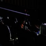 Público em sala de cinema, um dos tipos de evento contemplados pela meia-entrada estudantil
