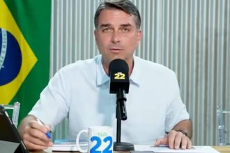 “A picanha tá vindo de ônibus”, diz Flávio após Lula prometer passe livre