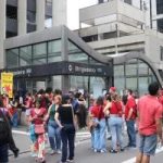 A revolução de barriga cheia