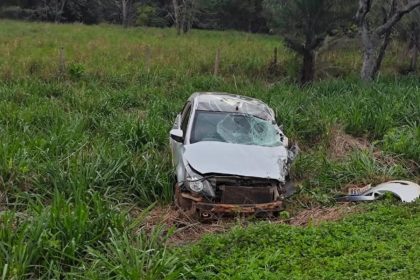 Acidente com carreta interdita BR-163 e deixa vítima em estado grave