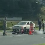 Acidente entre moto e caminhão deixa um homem morto no Anel Viário, em São José