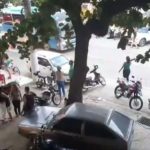Adolescente cai da garupa de moto pilotada pela mãe e morre atropelada por ônibus no ES