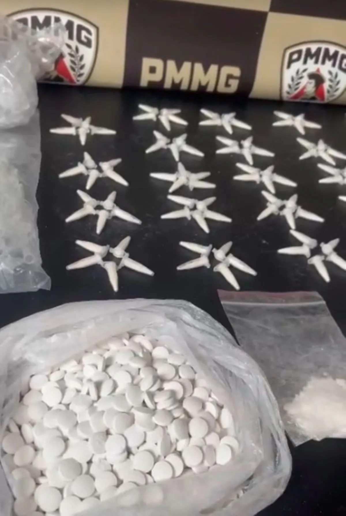 Adolescente é apreendido suspeito de armazenar mais 400 pinos de cocaína em Divinópolis