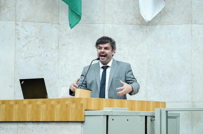 Adrilles cobra punição por vandalismo em manifestação pró-Lula na Paulista