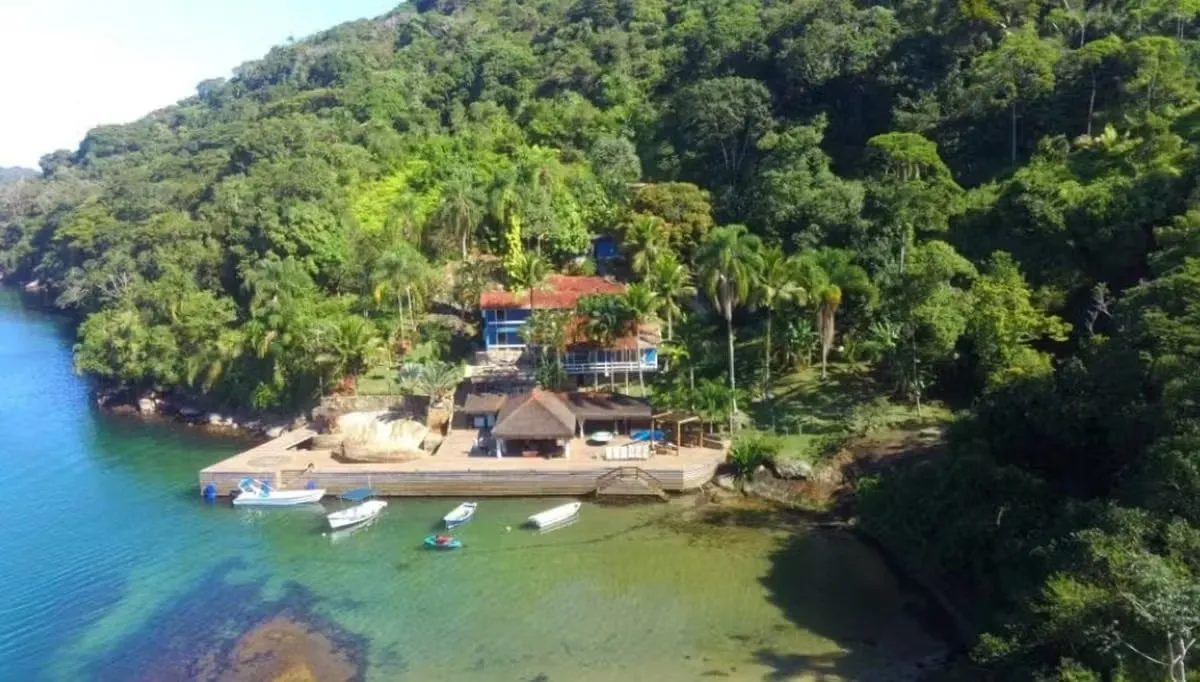 Advogado Willer Tomaz tem outras cinco casas em ilhas de Angra além da disputada com Richarlison