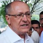 Alckmin homenageia estudantes mortos pela ditadura de Getúlio Vargas, elogiado por Lula