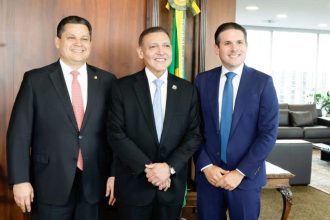 Alcolumbre e Motta se reúnem com Nunes Marques no TSE