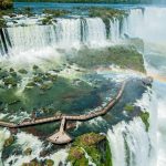 Alta vazão fecha passarela das Cataratas do Iguaçu no Paraná