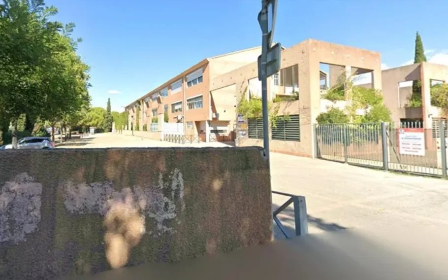 Aluno de 14 anos atira contra diretor e professora em escola na França