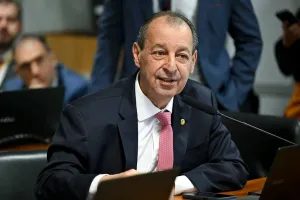 Amazonas: Omar Aziz tem 53% contra 47% de Maria do Carmo, diz pesquisa