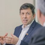 Amoêdo declara apoio a Lula: ‘Entre irritação e o risco de um governo Bolsonaro, fico com a primeira’