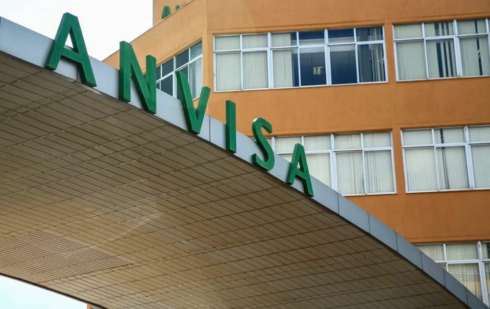 Anvisa proíbe venda de produtos de limpeza de duas marcas