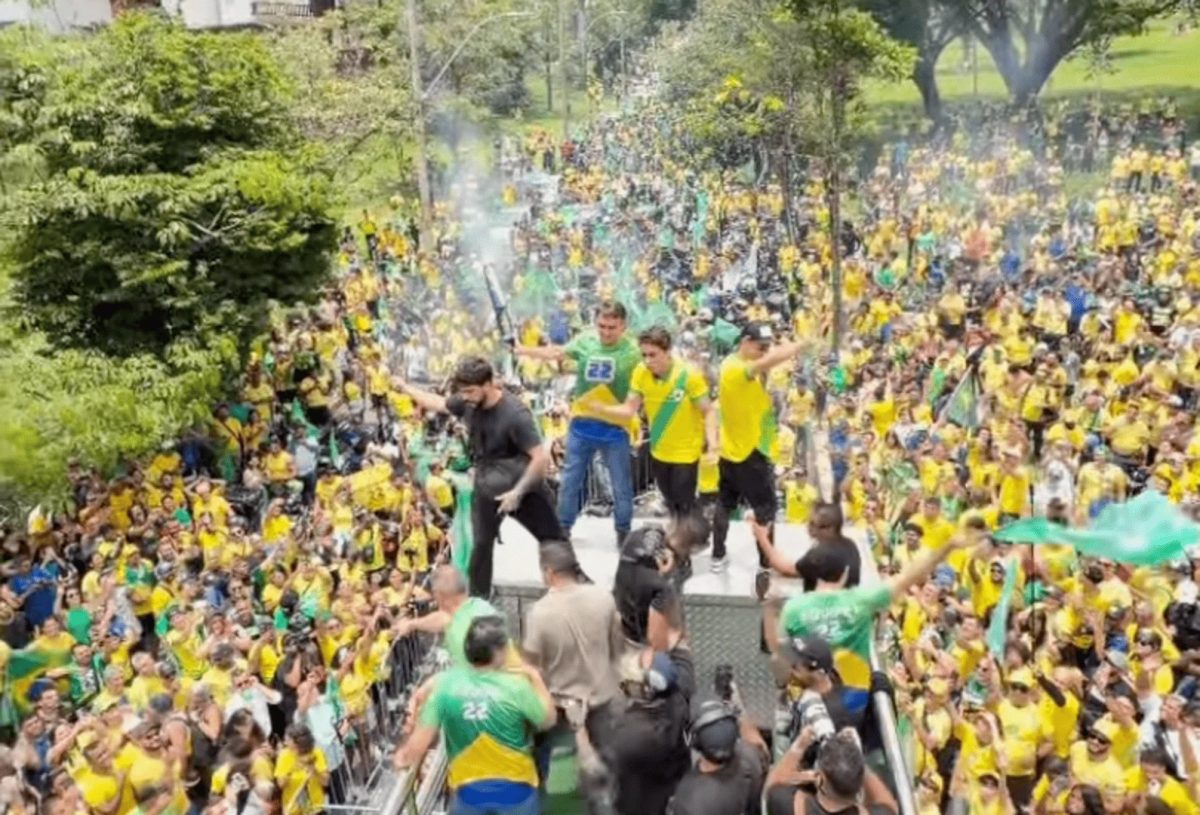 Ao menos 19 cidades do Brasil tiveram atos pró-Flávio no sábado