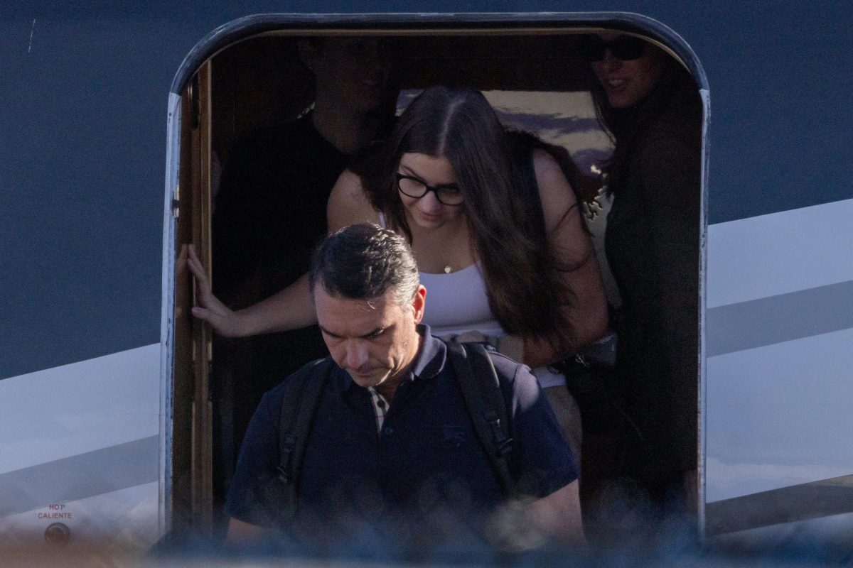 Ao se radicalizar, Flávio Bolsonaro se isola e perde apoio até de aliados