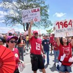 Apoiadores de Lula fazem ato no centro de Brasília; veja IMAGENS