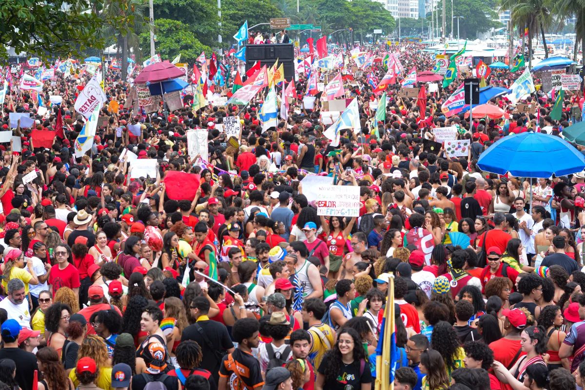 Apoiadores fazem ato em prol da reeleição de Lula no Rio sem presença do petista