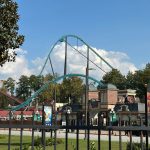 Após morte de visitante, parque Six Flags anuncia instalação de cintos de segurança em montanhas-russas