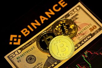 Após roubo bilionário na Binance, entenda o que são criptomoedas e os riscos de investir