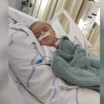 Após sobreviver a queda em piscina, bebê de 11 meses usa traqueostomia e pai mantém esperança na recuperação: 'Tenho fé'