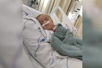 Após sobreviver a queda em piscina, bebê de 11 meses usa traqueostomia e pai mantém esperança na recuperação: 'Tenho fé'