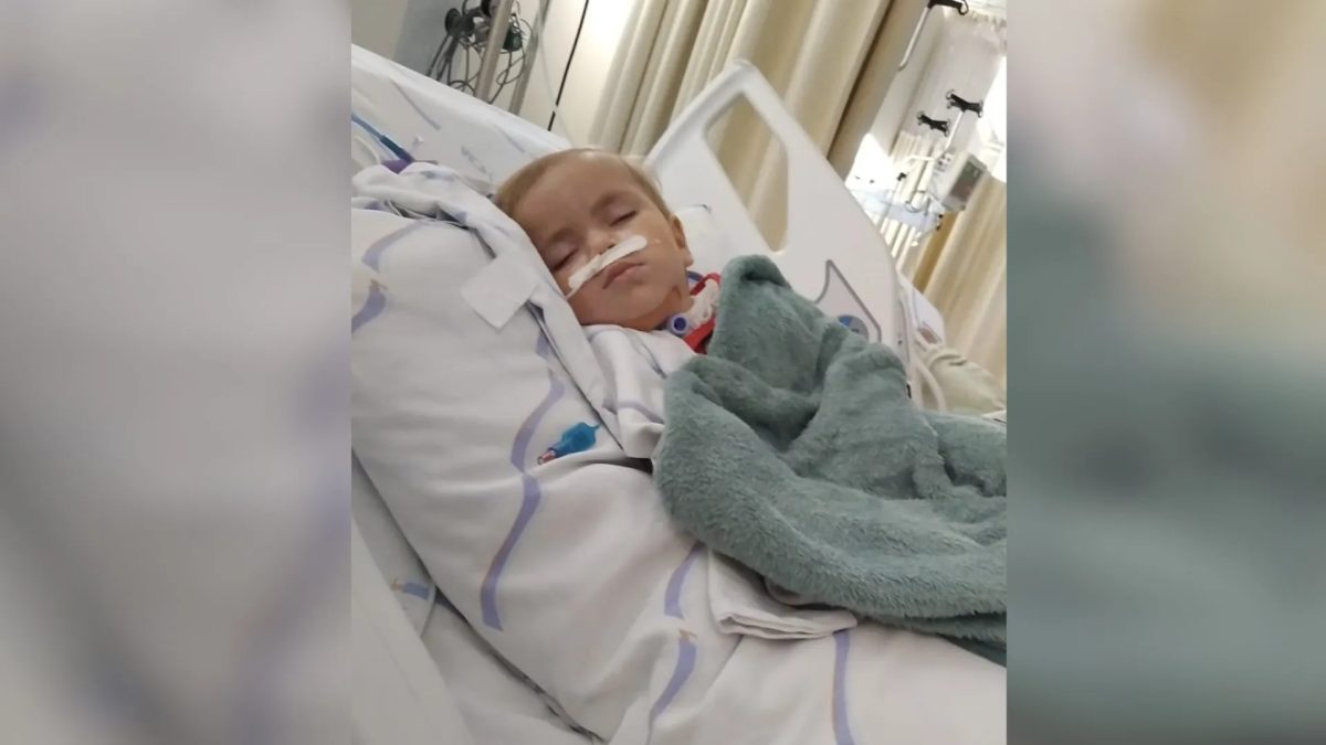 Após sobreviver a queda em piscina, bebê de 11 meses usa traqueostomia e pai mantém esperança na recuperação: 'Tenho fé'