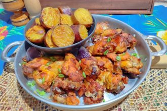 Aprenda a preparar coxinha da asa ao forno com batata-doce
