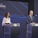 Apresentadora grita após plateia atrapalhar considerações de Lula em debate