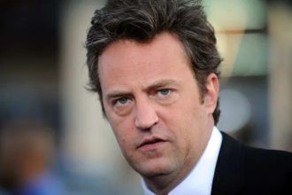 ‘Aquele Sobre Matthew Perry’ é um mergulho sobre fama, vício e solidão