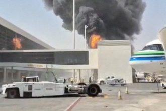 Arábia Saudita ataca capital do Iêmen; Houthis prometem resposta 'dura' e ameaçam 3 alvos em Riade