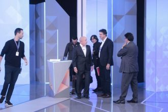 Atlas/Bloomberg: Flávio tem 50,8% dos votos válidos, e Lula, 49,2%, em empate técnico