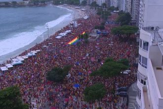 Ato de apoiadores de Lula em Copacabana reúne 56,4 mil pessoas às 18h, segundo metodologia da USP