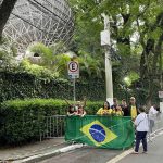 “Band” instala grades para separar apoiadores de Lula e Flávio