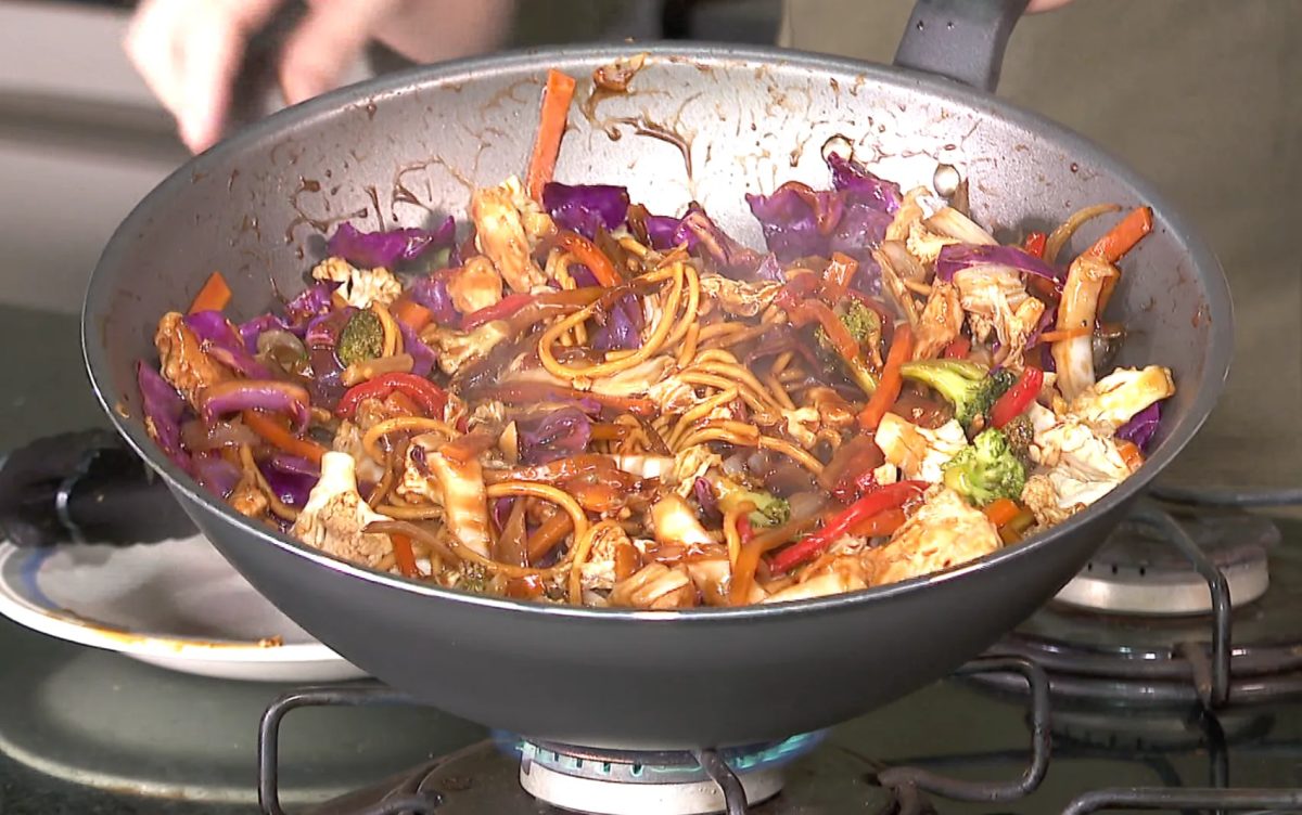 ‘Barato da Cozinha’: aprenda a fazer yakisoba