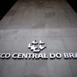 BC estuda limitar crédito de acordo com a renda, diz agência