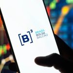 Bolsa brasileira ganha R$ 515 bi em outubro; 4ª maior alta desde 2020