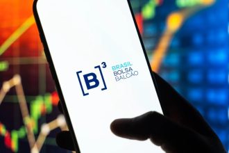 Bolsa brasileira ganha R$ 515 bi em outubro; 4ª maior alta desde 2020