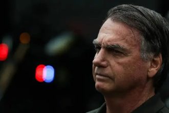 Bolsonaro pede ao STF para retomar grupo de oração em casa