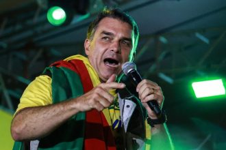 Brasil convoca representante da Argentina por fuga de Flávio Bolsonaro