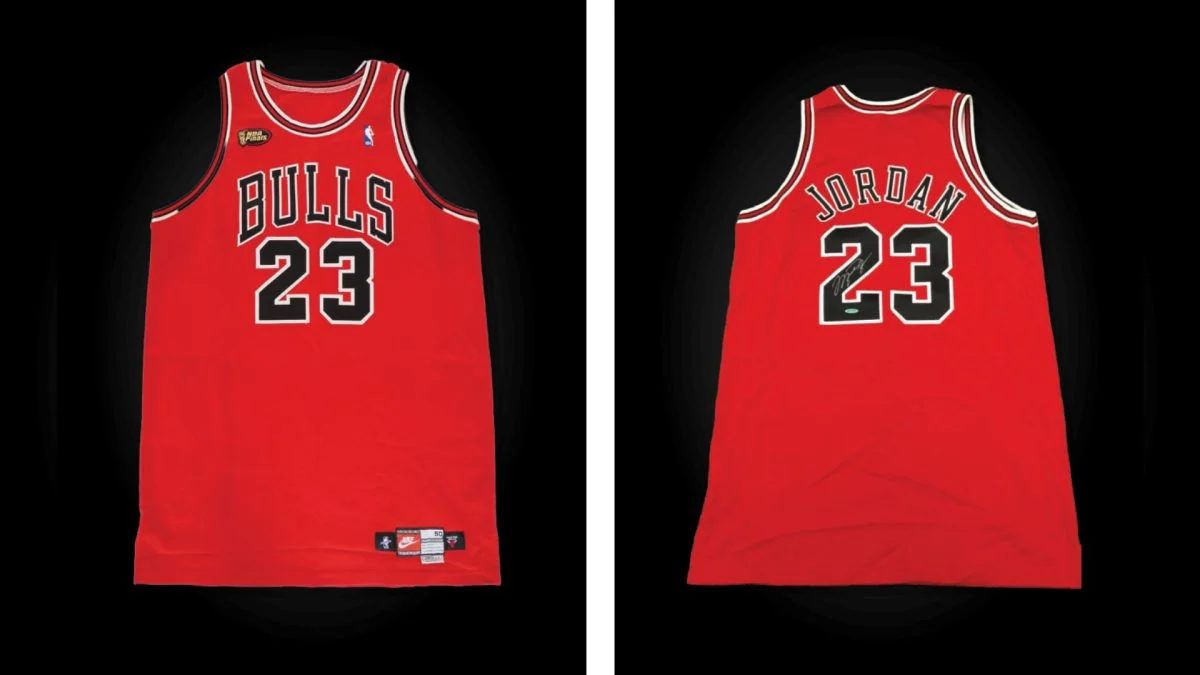Camisa lendária de Michael Jordan é vendida por US$ 14 mi
