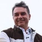 Campanha de Flávio se anima com pesquisas internas e mantém confiança na vitória