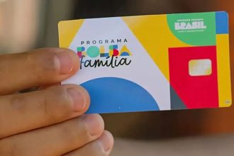 Campanha de Lula intensifica busca de votos entre beneficiários do Bolsa Família que ainda votam em Flávio Bolsonaro