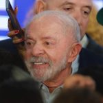 Campanha se apoia em queda de rejeição de Lula para virar sobre Flávio