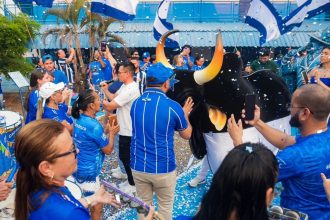 Caprichoso inicia comemorações pelos 113 anos com hasteamento de bandeira em Parintins; veja programação