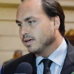 Carlos Bolsonaro declara apoio a Rogério Marinho para o Senado