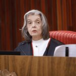 Cármen Lúcia cobra TSE sobre transporte gratuito no 2º turno das eleições