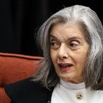 Cármen Lúcia é novamente aplaudida ao votar em BH