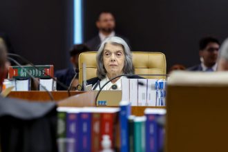 Cármen Lúcia nega pedido da campanha de Lula para garantir transporte interestadual gratuito no 2º turno