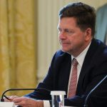 Chefe de inteligência dos EUA diz que Irã ampliou planos de ataque a americanos