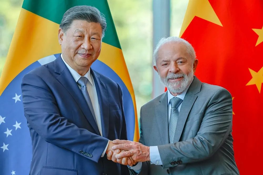 China parabeniza Lula e defende o fortalecimento de laços bilaterais